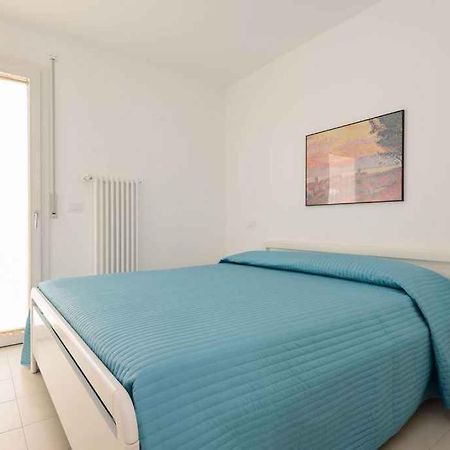 Apartment In Lignano Sabbiadoro 21782 Bagian luar foto